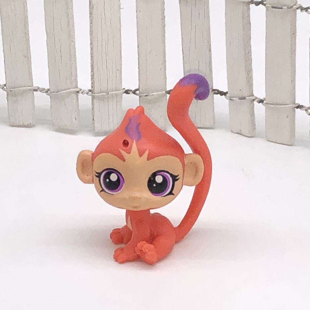 Littlest Pet Shop #4015 Kelvin Vinning Baby Reddish Brown w/Purple Eyes Monkey